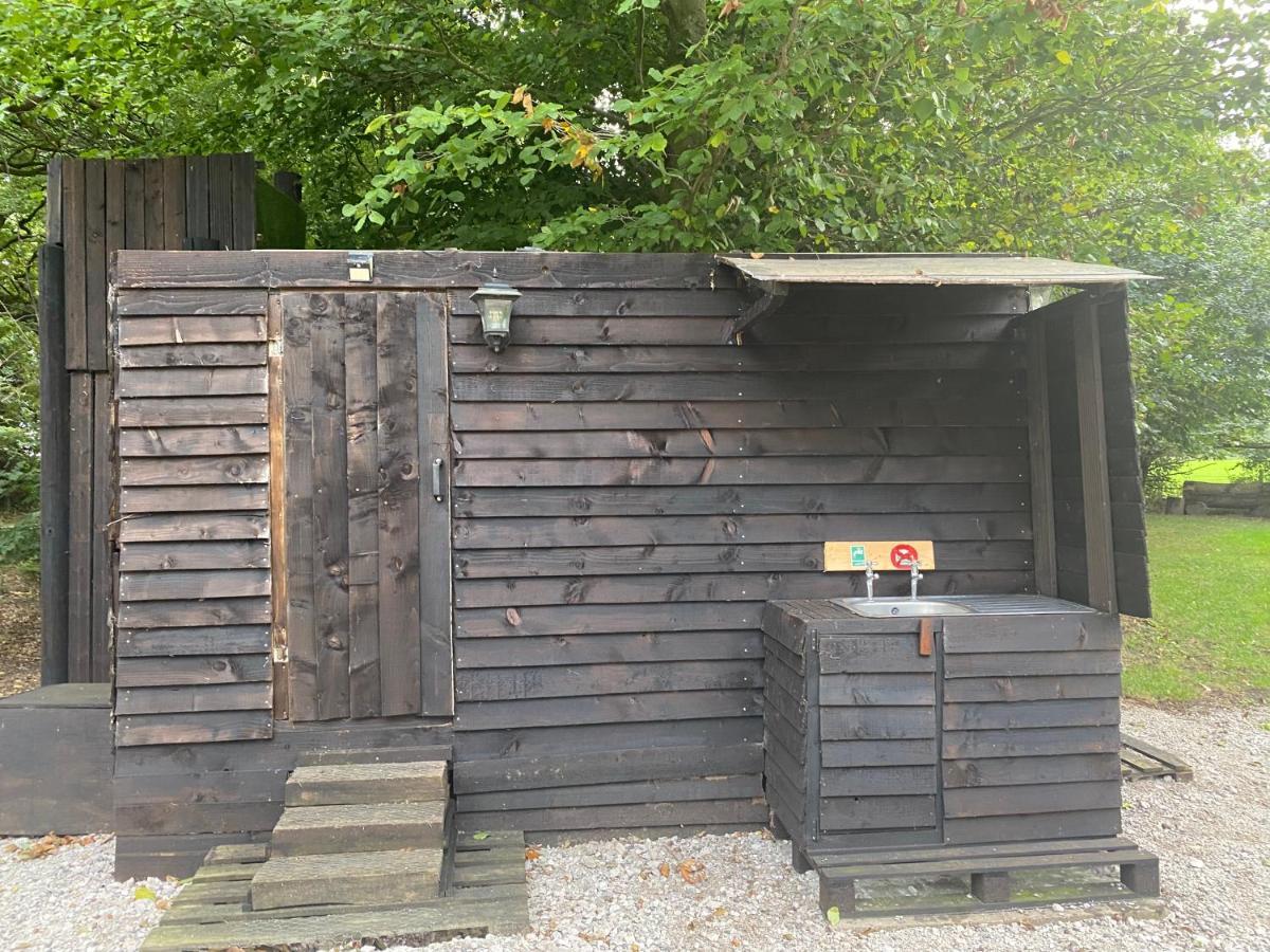 The Shepherd'S Hut - Wild Escapes Wrenbury Off Grid Glamping - Ages 12 And Over Baddiley Экстерьер фото